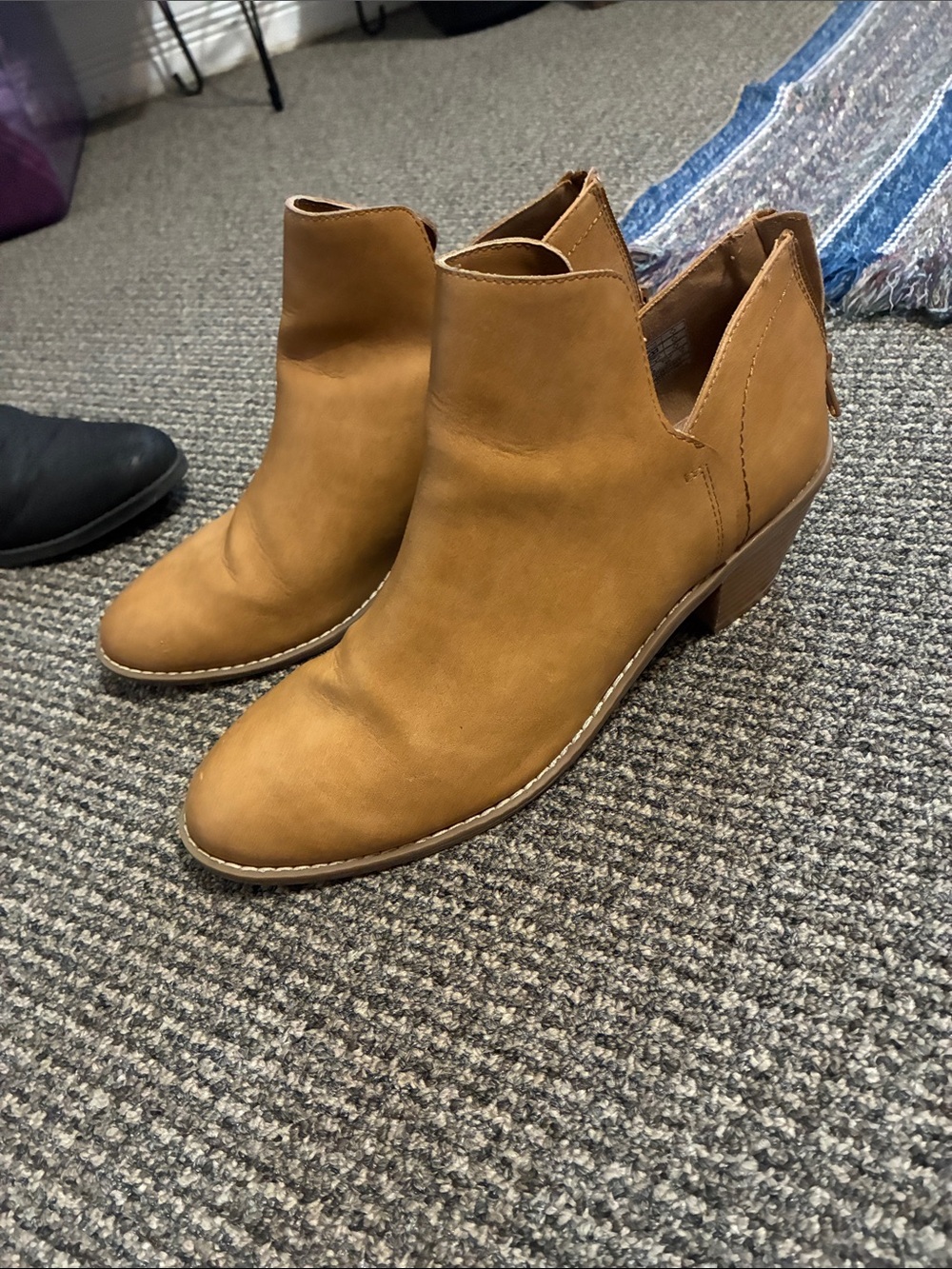 Rocket Dog Women's Camel Cutout Ankle Booties